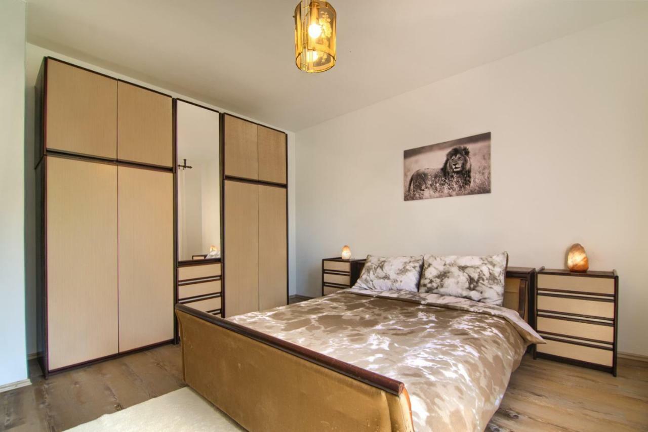 Apartments Mare Pula Exterior photo